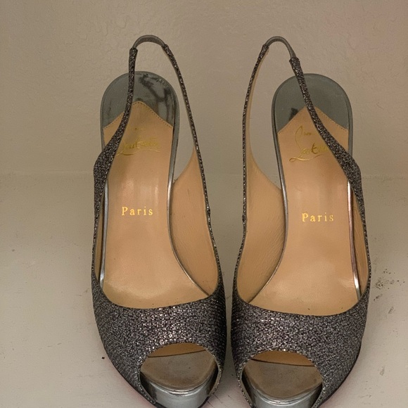 Christian Louboutin Silver Glitter Peep Toe
Platform Sandal Size 39 5” - Picture 3 of 9
